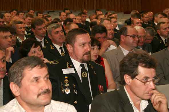 20 мая 2008г. В зале III-й научно-практической конференции. Бригадир Калужский В. ш. =Бажанова=