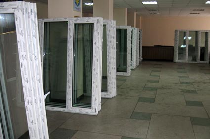 Привезены новые окна.
